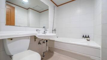 Dobbeltrom – standard | Bad | Dusj, hårføner, håndklær og såpe