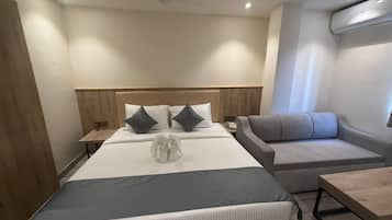 Comfort kamer, uitzicht op stad | Een kluis op de kamer, een laptopwerkplek, gratis wifi