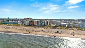 Beach - Classic Bayside Condo Near Harpoon Hanna’s | Close to Beach & Dining (Ocean City)