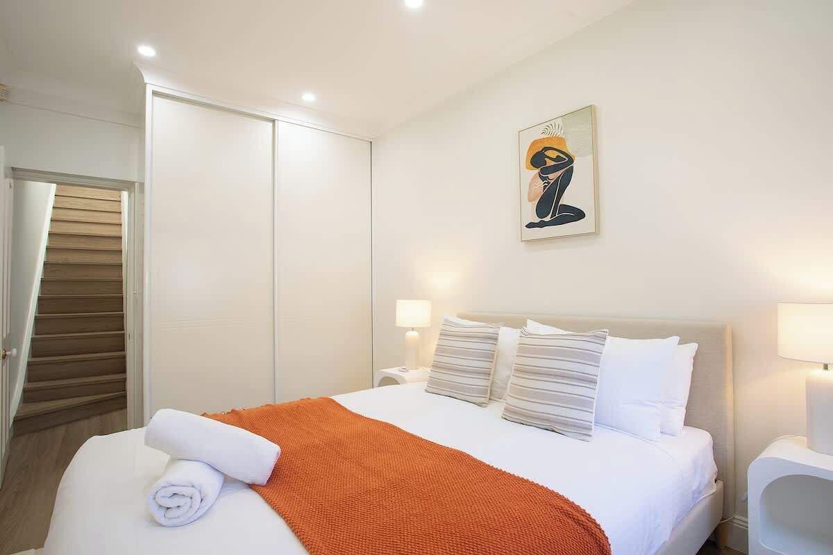 3 bedrooms, iron/ironing board, travel cot, free WiFi