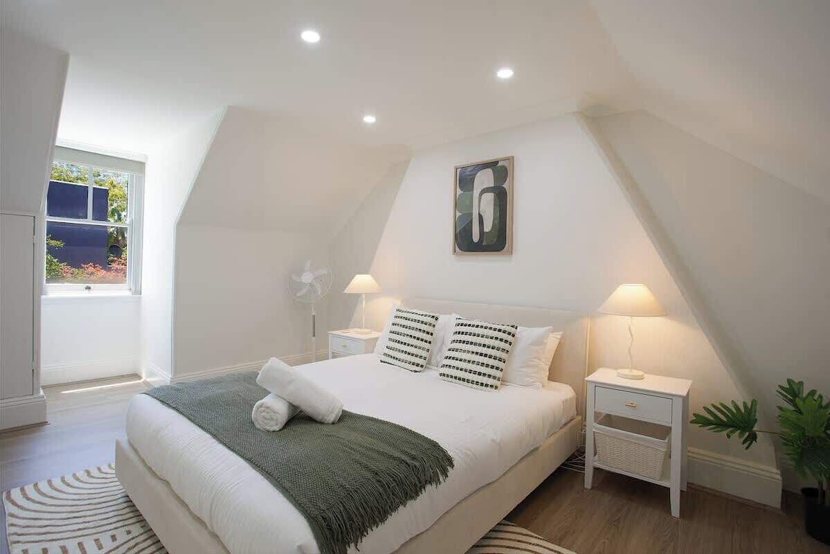 3 bedrooms, iron/ironing board, travel crib, free WiFi