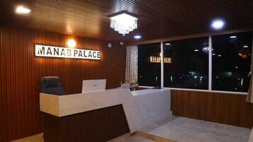 ฝ่ายต้อนรับ