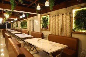 Restaurant - Manab Palace (Kendrapara)