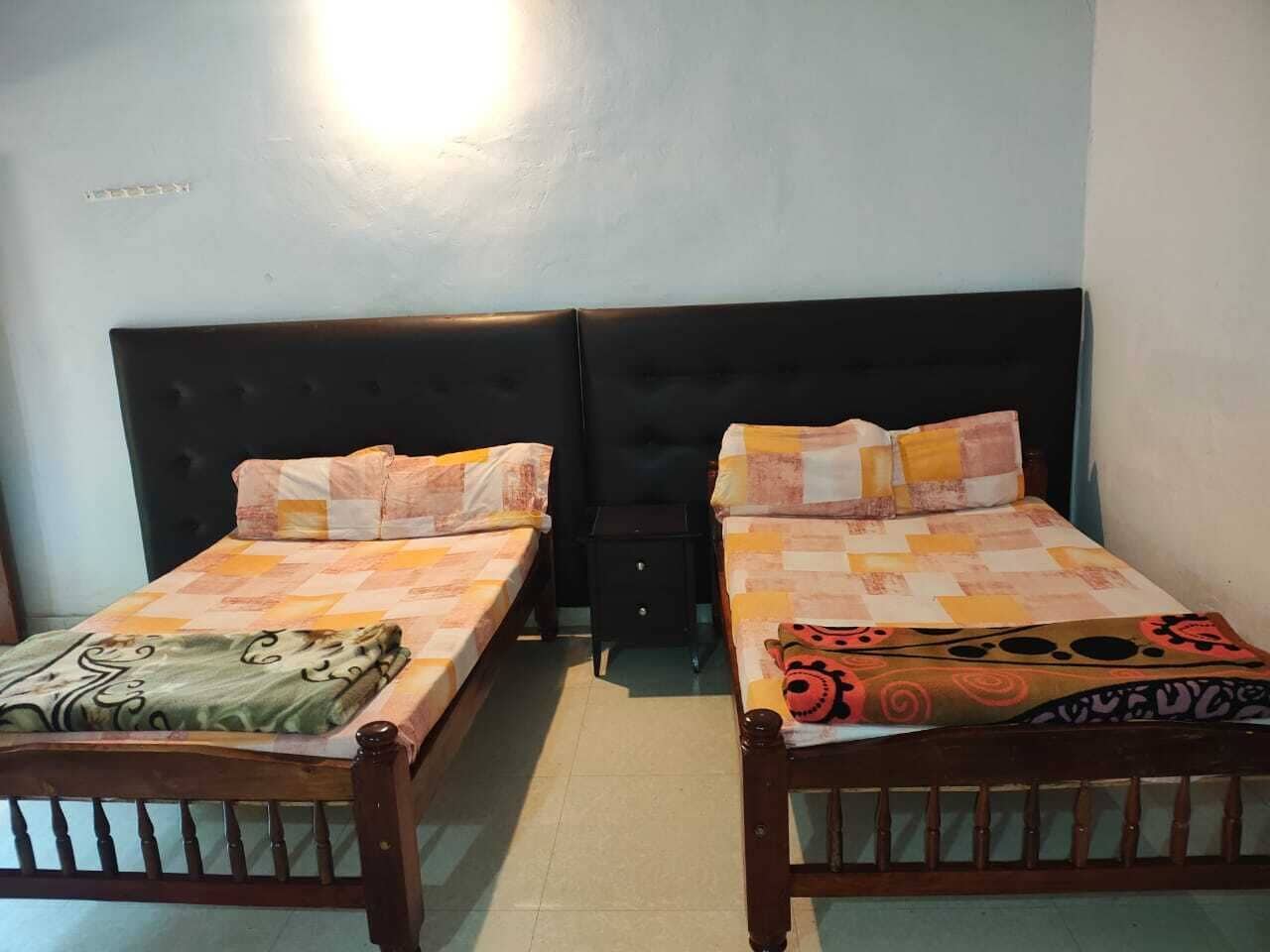 Habitación básica doble, vista a la alberca | Escritorio, espacio para trabajar con laptop y wifi gratis 