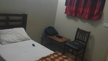 Deluxe Double Room | Soundproofing, iron/ironing board, free WiFi