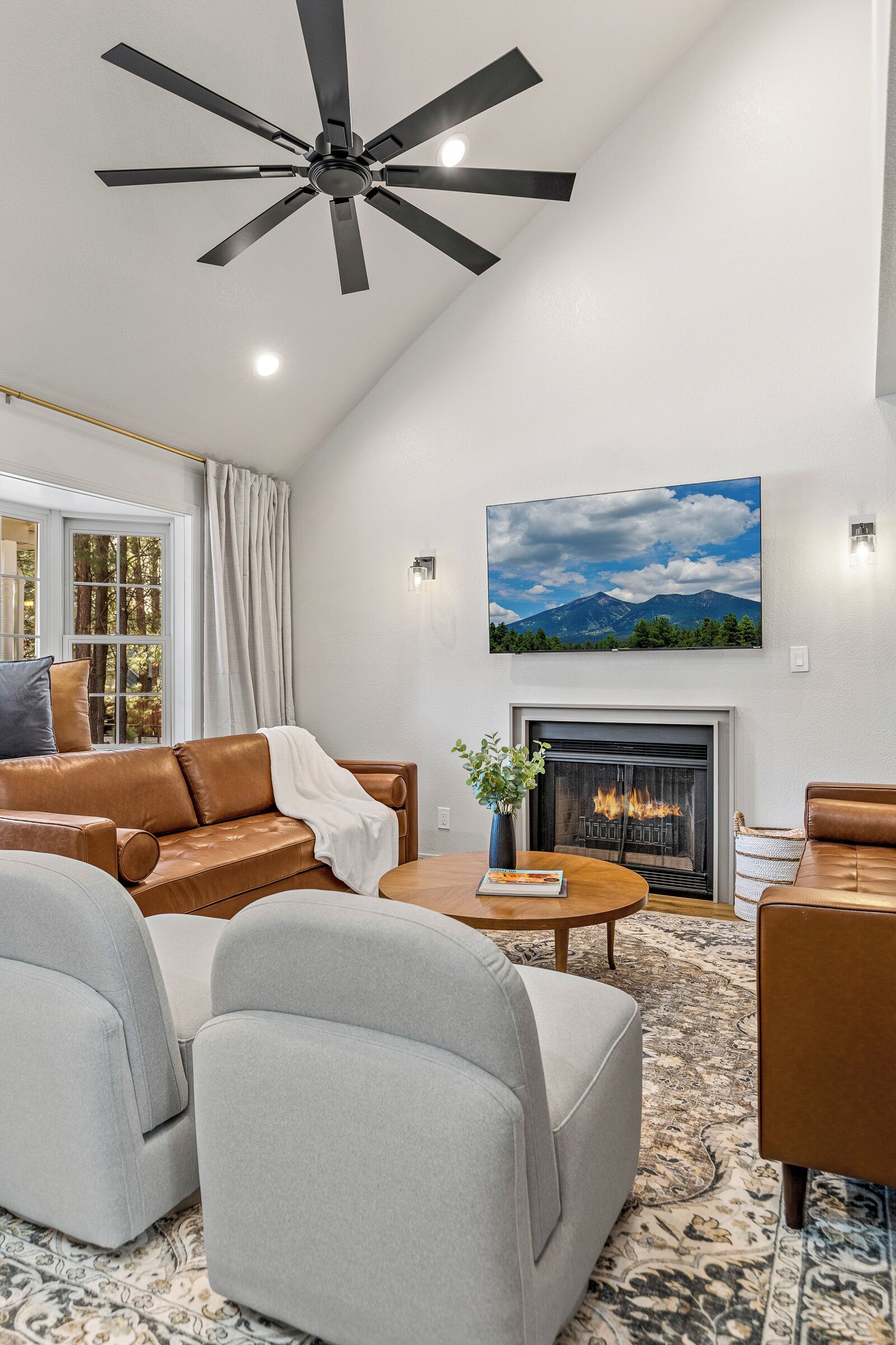 The Cozy Pines 4bd Tree House | Family-friendly W/bbq & Firepit + Deck Hangouts - Flagstaff, AZ