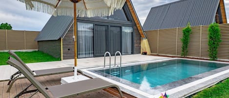 Deluxe Suite, Pool View | Exterior