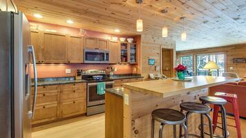 House (3 Bedrooms) | Interior