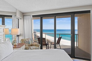 1 bedroom, iron/ironing board, free WiFi, bed sheets - New! Beachfront Studio with Covered Balcony, Beach Views, Pool, Tram (Miramar Beach)