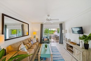 Căn hộ, 1 phòng ngủ | Khu phòng khách