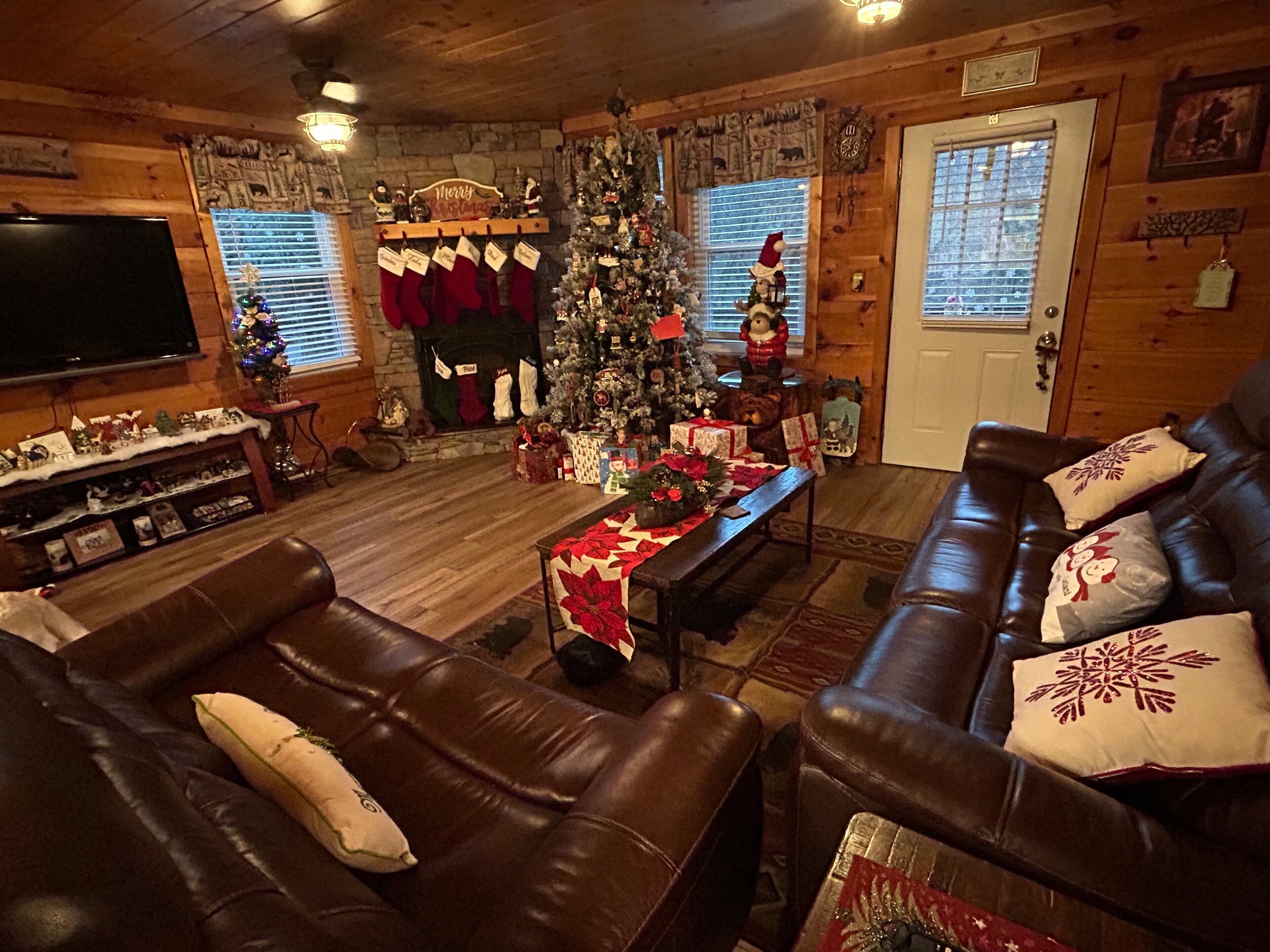 Cabaña, 4 habitaciones | Zona de estar | Una Smart TV