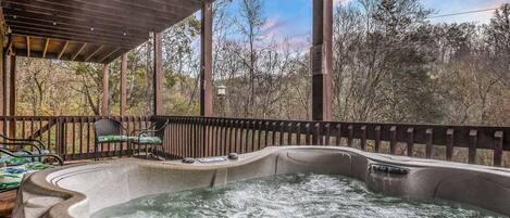 Ferienhütte, 4 Schlafzimmer | Außen-Whirlpool