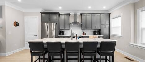 Microwave, dishwasher, coffee/tea maker