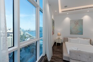 4 bedrooms, in-room safe, iron/ironing board, WiFi - 4BR Palm Penthouse: Private Pool & Beach Access (Dubai)