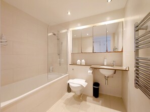 Bathroom - Spacious Two-Bed Apartment in London Excel (Greater London)
