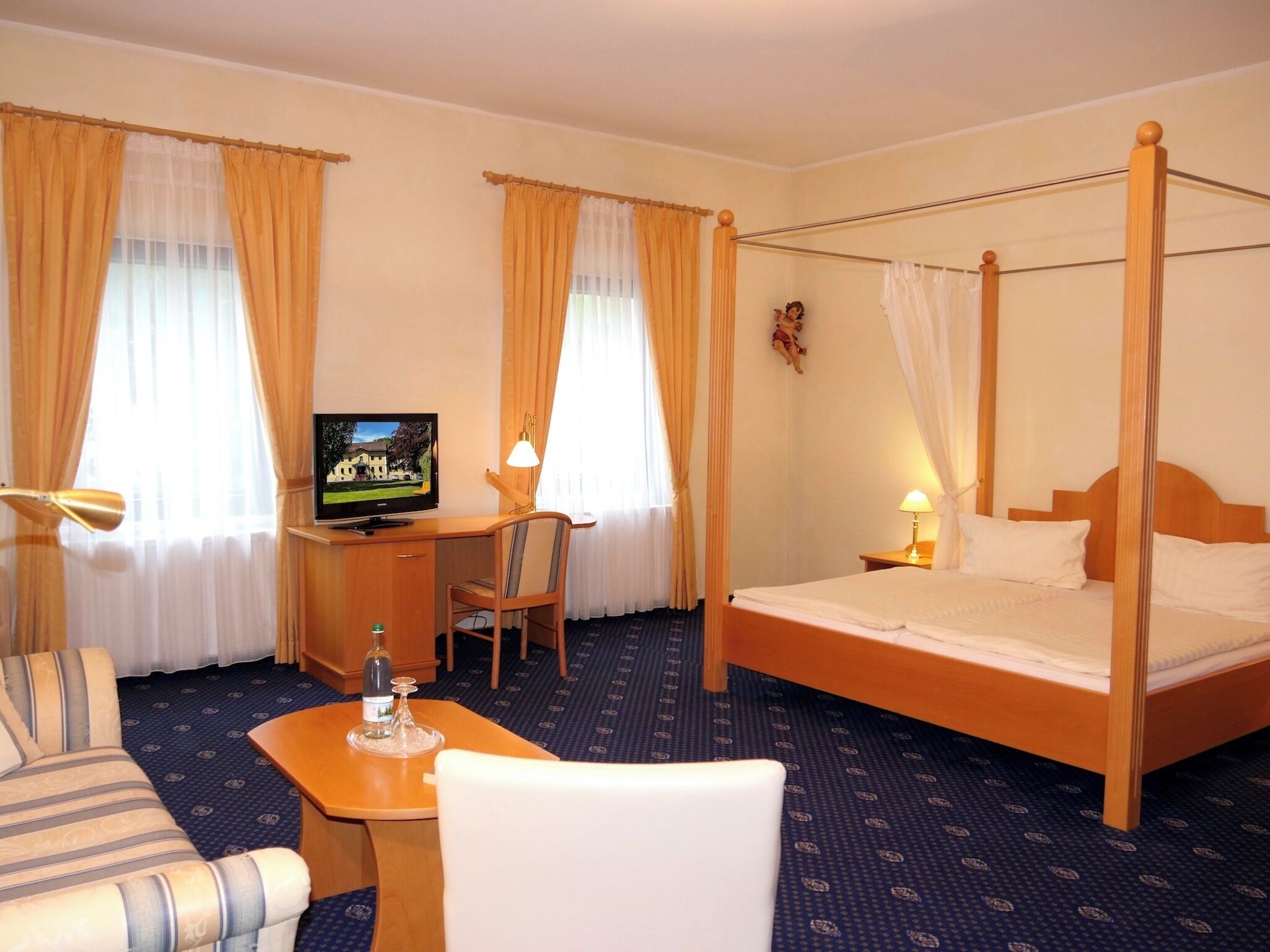 Studiosviitti, 1 keskisuuri parisänky, tupakointi kielletty | Tallelokero huoneessa