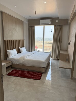 Desk, laptop workspace - Nature View Resort (Khandoli)