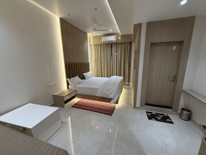 Desk, laptop workspace - Nature View Resort (Khandoli)