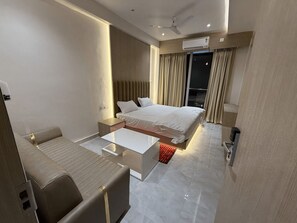 Desk, laptop workspace - Nature View Resort (Khandoli)