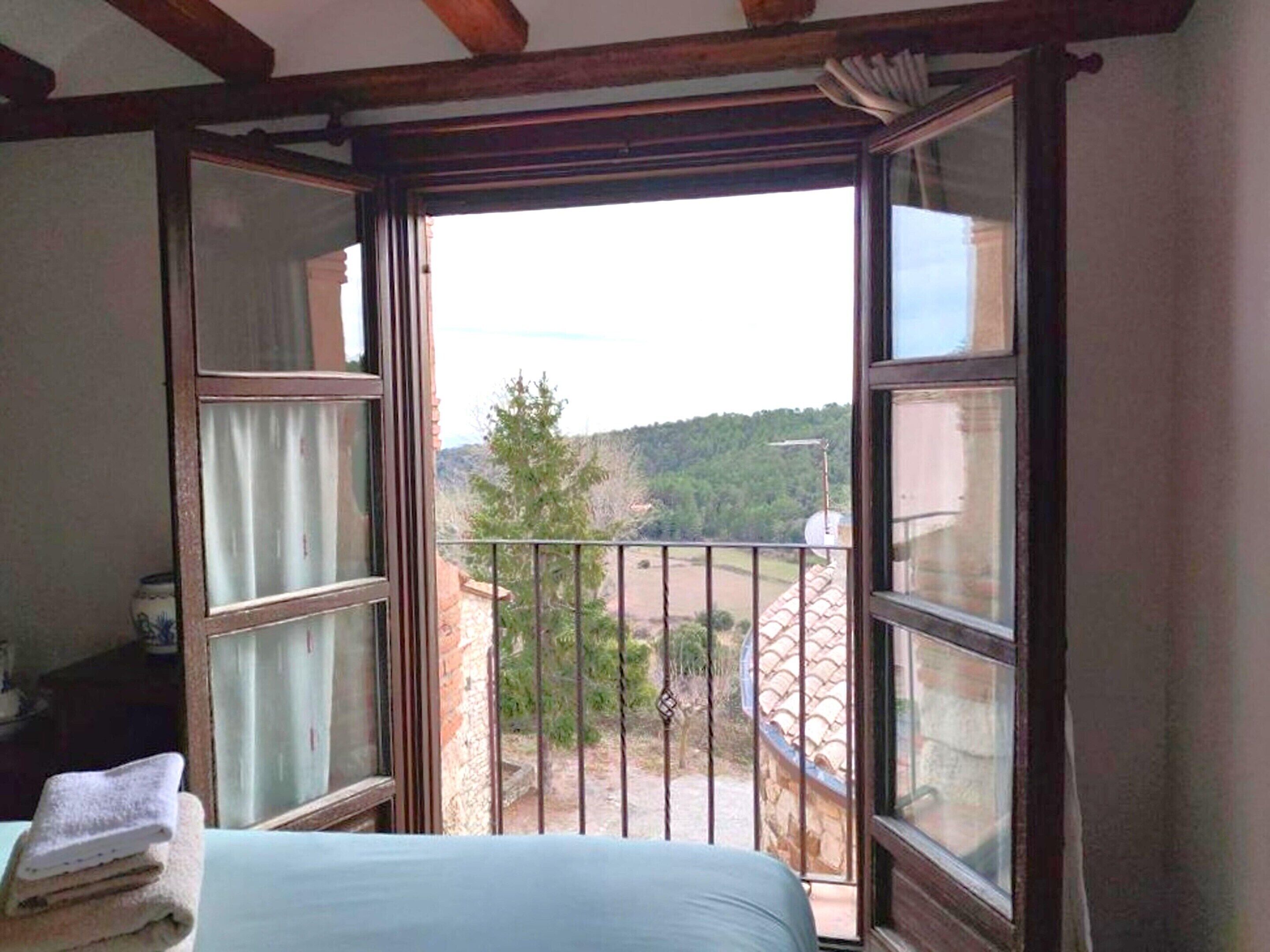 6 bedrooms, iron/ironing board, bed sheets