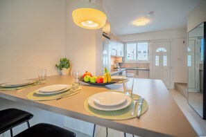 Dining - Designer maisonette 2 bedrooms • Terrace - Barbecue table - Fitness area (Chlorakas)