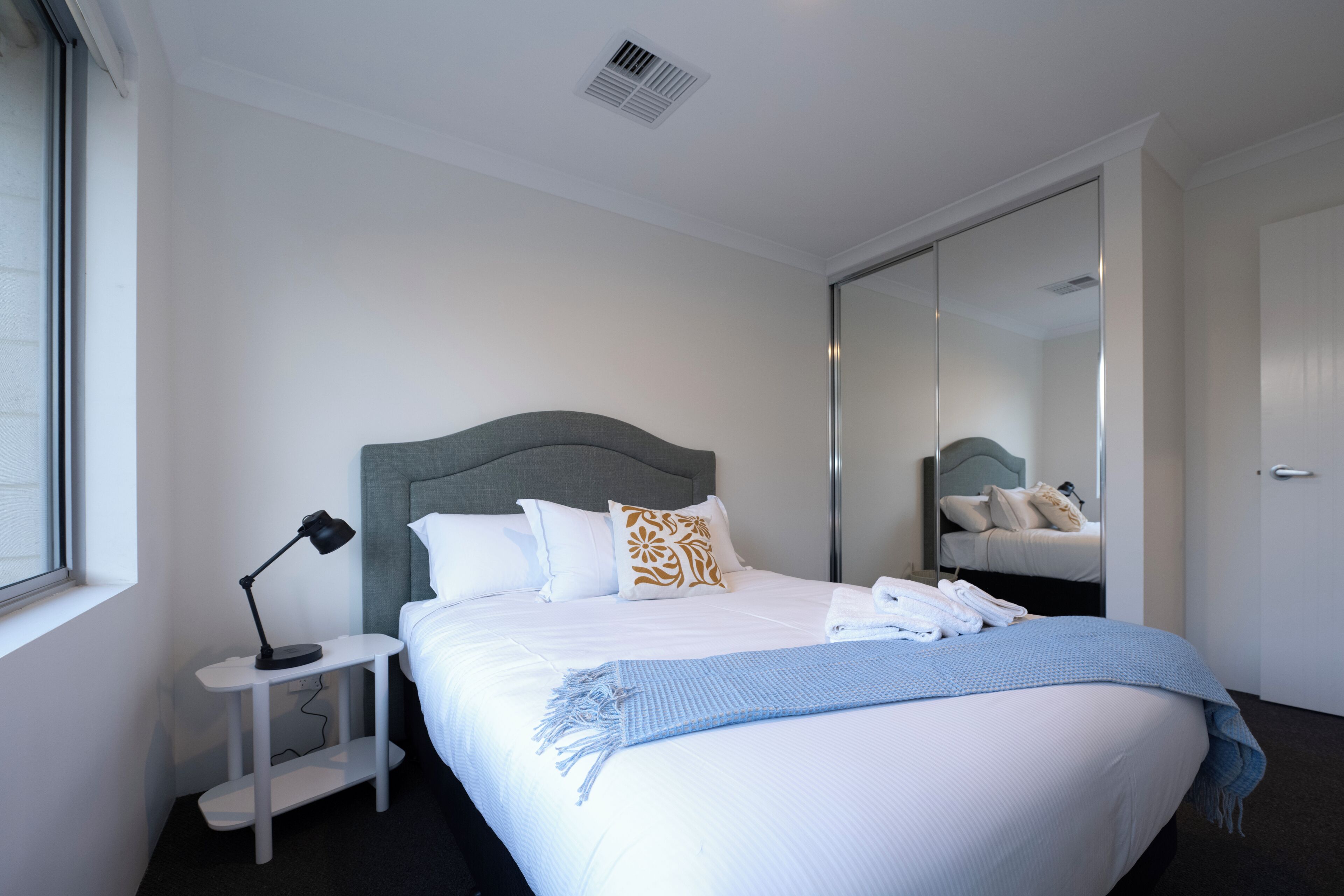 4 chambres, fer et planche à repasser, Wi-Fi gratuit, draps fournis