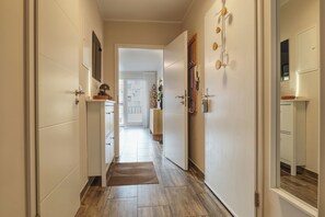 Interior - Ankerplatz-Neumarkt - My vacation apartment in the heart of Bremerhaven! (Bremerhaven)