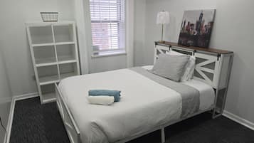 Iron/ironing board, Internet, bed sheets