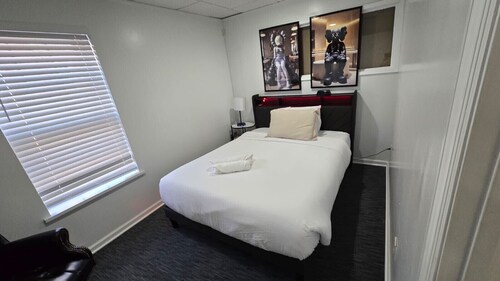 Wonderful 3-bedroom apartment with AC in welcoming Bridgeport