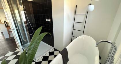 3.5 room apartment "Casa Pluschein" with a dream view in a prime location in Flims