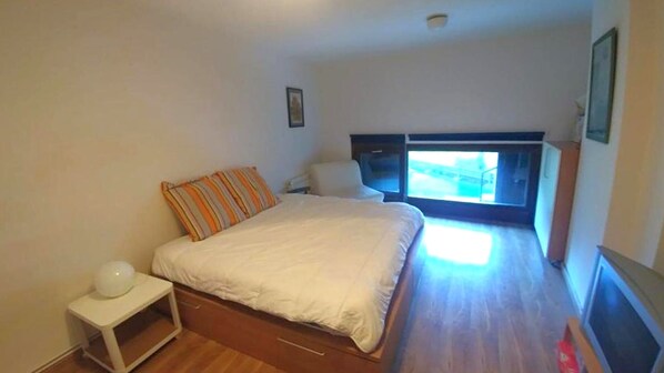 2 chambres, fer et planche à repasser, draps fournis