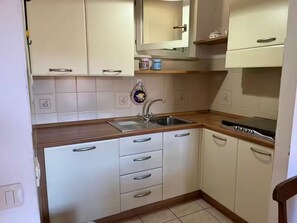 Private kitchen - VACATION HOME, ELBA ISLAND PORTO AZZURRO (Porto Azzurro)
