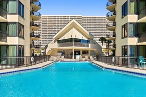 Pool - Beachfront 1BR w/ pools & daily attraction tickets (Panama City Beach)
