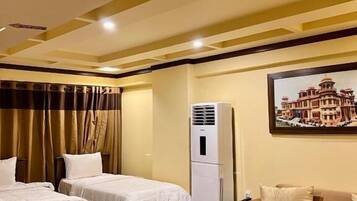 Deluxe Double Room, City View | Soundproofing, iron/ironing board, free WiFi