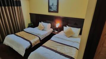 Deluxe Double Room, City View | Soundproofing, iron/ironing board, free WiFi