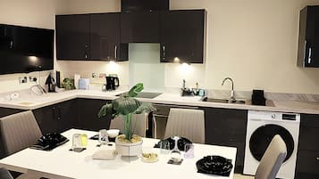 Fridge, microwave, oven, dishwasher