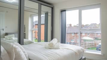 3 chambres, fer et planche à repasser, Wi-Fi gratuit, draps fournis