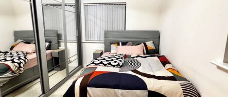 Iron/ironing board, WiFi, bed sheets