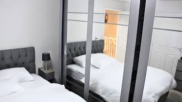 3 bedrooms, iron/ironing board, free WiFi, bed sheets