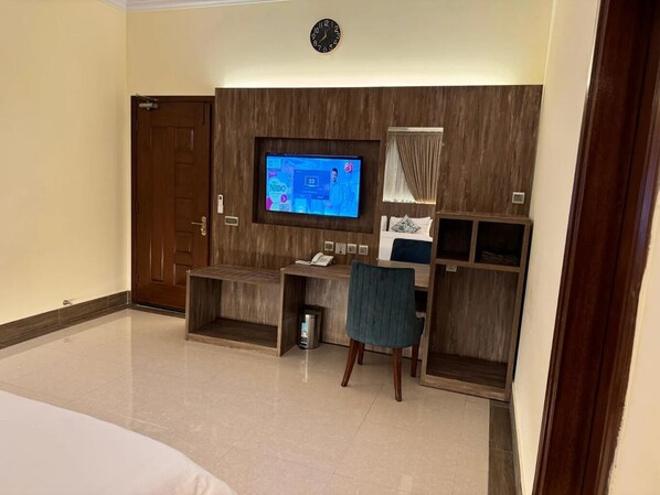 Doppia Deluxe, vista città | Area soggiorno