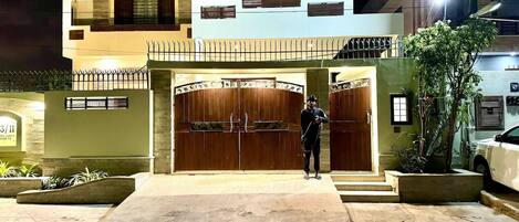 Bagian depan properti