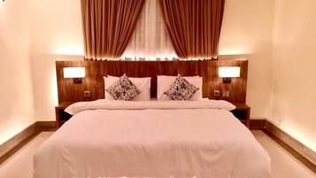 Deluxe Double Room, City View | Soundproofing, iron/ironing board, free WiFi