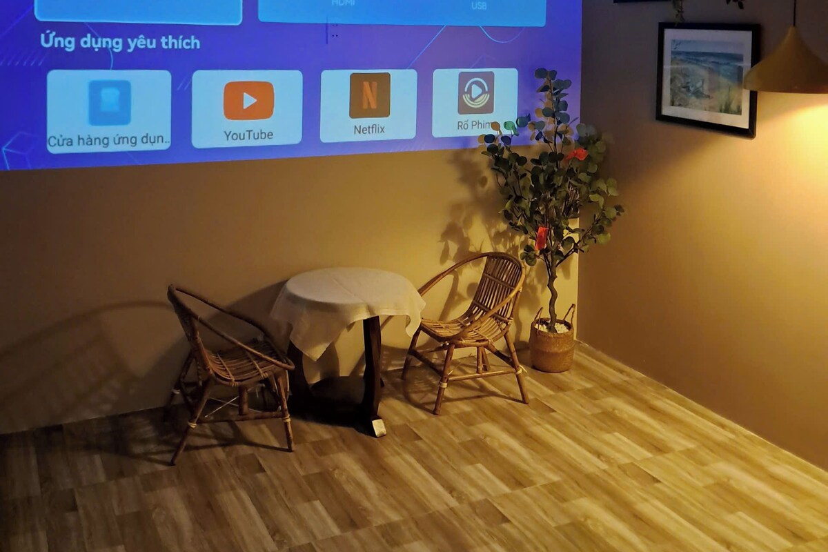Romantisk dobbeltrom, 1 queensize-seng, bakgårdsutsikt | Wi-fi (inkludert) og sengetøy