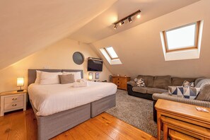 Free WiFi, bed sheets - Silverwood Beautiful Loft in Telford - Pass the Keys (Telford)