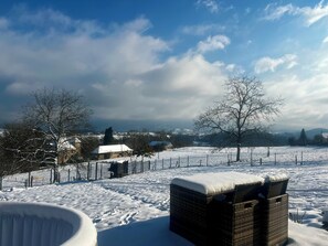 Property grounds - La maisonnette de la Planchette • 5 min from Lac d'Aiguebelette - Peace & quiet (Dullin)