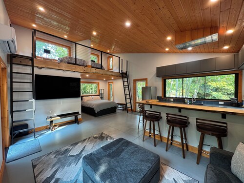 Modern Farm Cottage on Private Acreage in Charming Point Roberts, WA