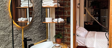 1 habitación, escritorio y wifi gratis