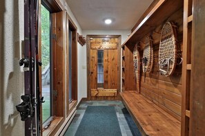 Interior - 15 min to Okemo/Killington Cozy Mountain Cabin (Plymouth)