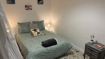 2 makuuhuonetta, silitysrauta/-lauta, Wi-Fi, vuodevaatteet