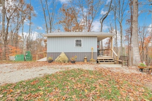 Exterior - Lovely 1-bedroom cabin with AC in Southeast Ohio (Corning)